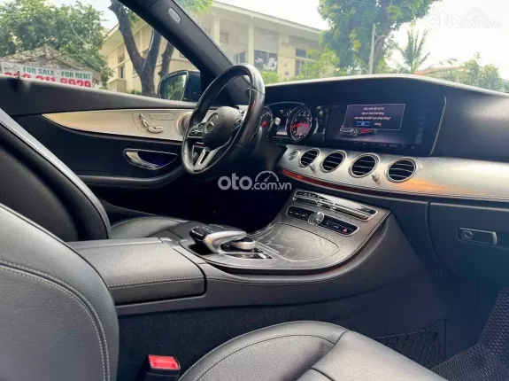 Mercedes-Benz E200 Sport 2020 - Ưu đãi cực tốt