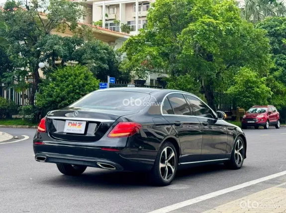 Mercedes-Benz E200 Sport 2020 - Ưu đãi cực tốt