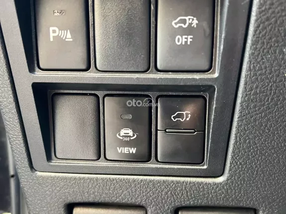 Toyota Fortuner 2.4 AT 4x2 Legender 2020 - Đẹp