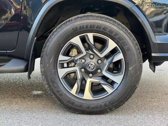 Toyota Fortuner 2.4 AT 4x2 Legender 2020 - Đẹp