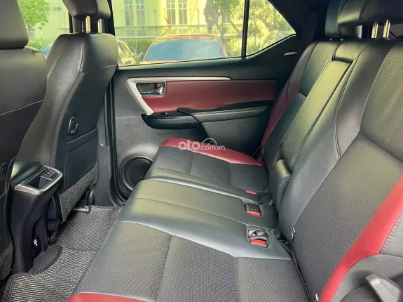 Toyota Fortuner 2.4 AT 4x2 Legender 2020 - Đẹp