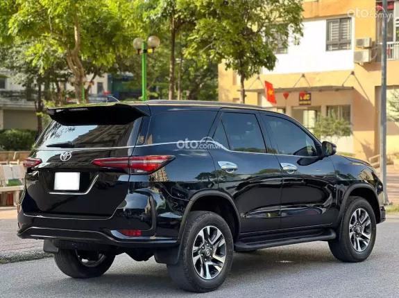 Toyota Fortuner 2.4 AT 4x2 Legender 2020 - Đẹp
