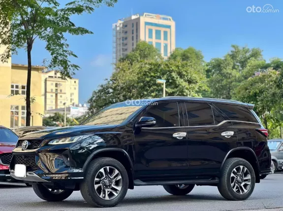 Toyota Fortuner 2.4 AT 4x2 Legender 2020 - Đẹp