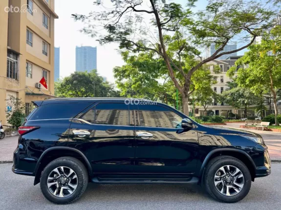 Toyota Fortuner 2.4 AT 4x2 Legender 2020 - Đẹp