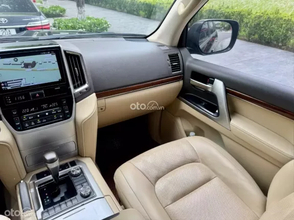 Toyota Land Cruiser VX 4.6 V8 2016 - Toyota Land Cruiser VX 4.6 V8 sx2016 siêu đẹp