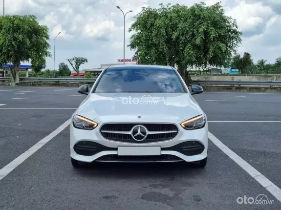 Mercedes-Benz C200 Avantgarde Plus 2022 - Trắng NT Đen