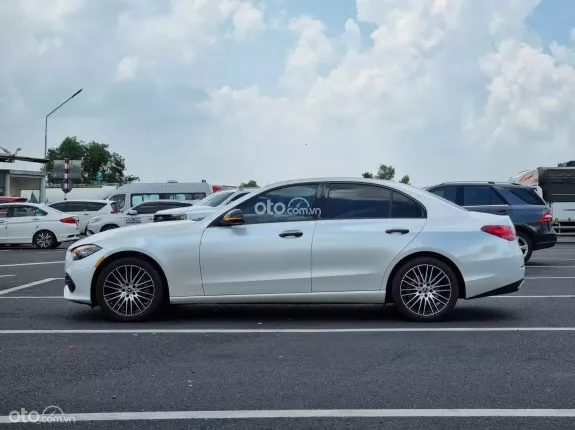 Mercedes-Benz C200 Avantgarde Plus 2022 - Trắng NT Đen