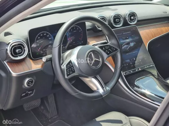 Mercedes-Benz C200 Avantgarde Plus 2022 - Trắng NT Đen