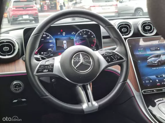 Mercedes-Benz C200 Avantgarde Plus 2022 - Trắng NT Đen