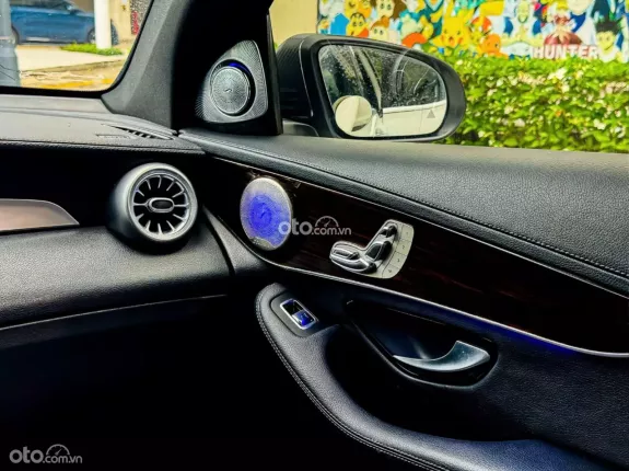 Mercedes-Benz GLC 200 4Matic 2019 - Trang bị nhiều phụ kiện