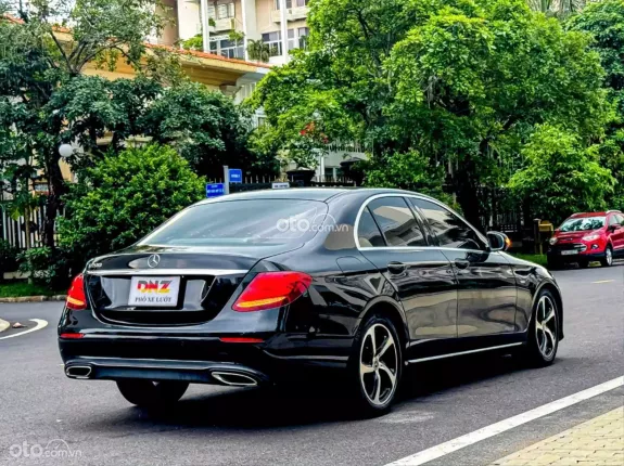 Mercedes-Benz E200 Sport 2020 - Xe đẹp như mới