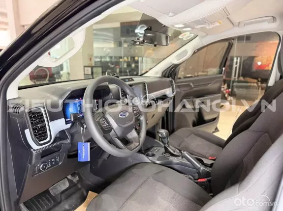 Ford Ranger XLS 2.0L 4x2 AT 2024 - Xe đảm bảo chất lượng hỗ trợ kiểm tra tại hãng