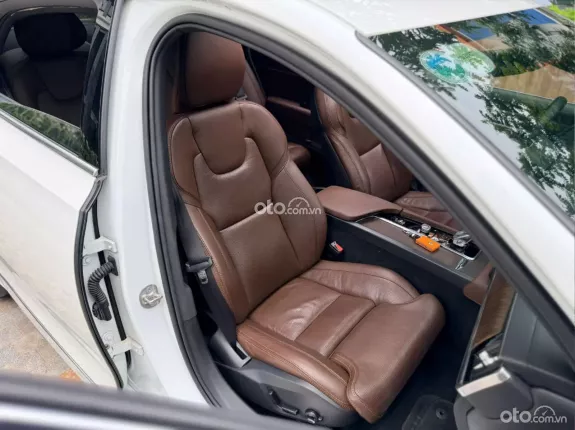 Volvo S90 Ultimate AWD 2023 - Xe đăng ký tháng 8/2024