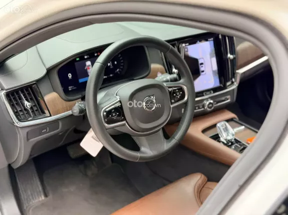 Volvo S90 Ultimate AWD 2023 - Xe đăng ký tháng 8/2024
