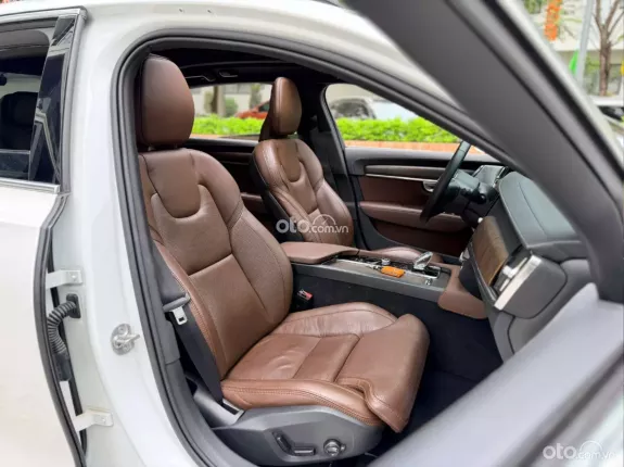 Volvo S90 Ultimate AWD 2023 - Xe đăng ký tháng 8/2024