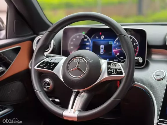 Mercedes-Benz C200 Avantgarde 2023 - Xe đẹp lăn bánh 8.000 km
