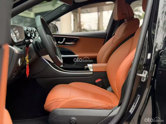Mercedes-Benz C200 Avantgarde 2023 - Xe đẹp lăn bánh 8.000 km