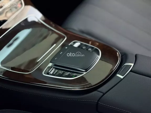 Mercedes-Benz E200 Exclusive V1 2022 - Xe đẹp đăng ký tháng 8/2023