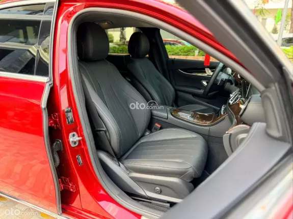 Mercedes-Benz E200 Exclusive V1 2022 - Xe đẹp đăng ký tháng 8/2023
