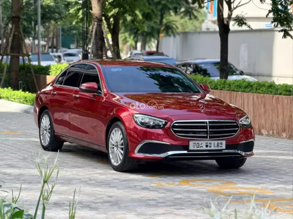 Mercedes-Benz E200 Exclusive V1 2022 - Xe đẹp đăng ký tháng 8/2023