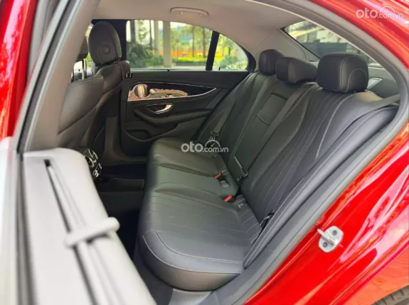Mercedes-Benz E200 Exclusive V1 2022 - Xe đẹp đăng ký tháng 8/2023