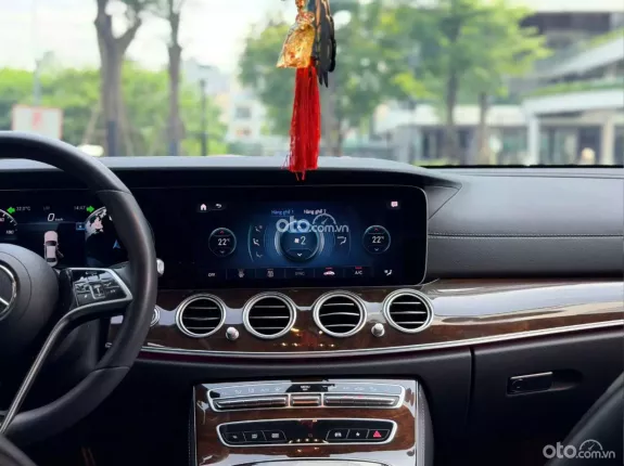 Mercedes-Benz E200 Exclusive V1 2022 - Xe đẹp đăng ký tháng 8/2023