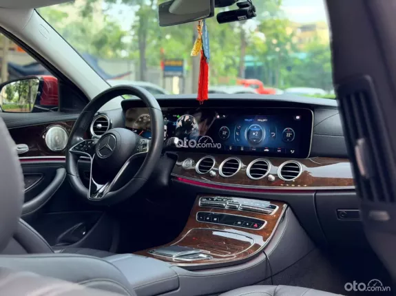 Mercedes-Benz E200 Exclusive V1 2022 - Xe đẹp đăng ký tháng 8/2023