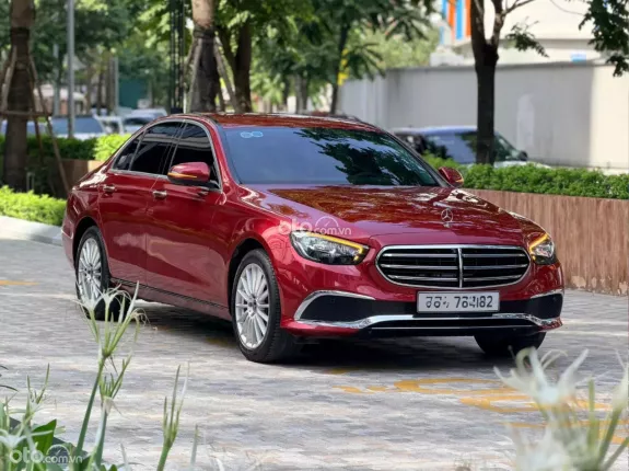 Mercedes-Benz E200 Exclusive V1 2022 - Xe đẹp đăng ký tháng 8/2023