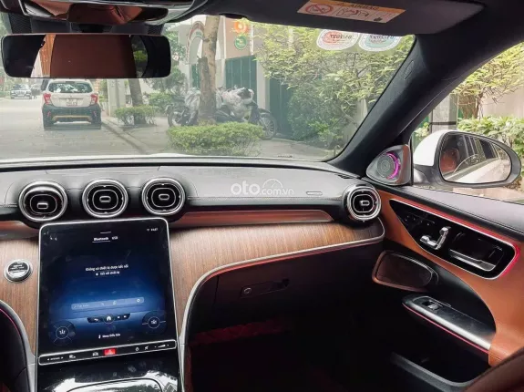 Mercedes-Benz C200 Avantgarde Plus 2022 - Trang bị nhiều tiện nghi hiện đại, vận hành êm ái