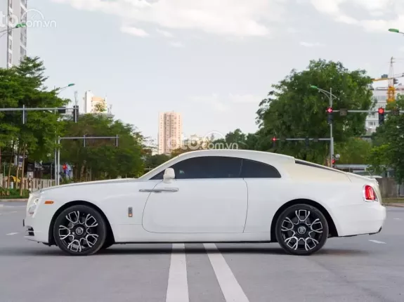 Rolls-Royce Wraith 2016 - Nội thất đỏ sang trọng