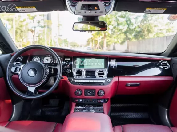 Rolls-Royce Wraith 2016 - Nội thất đỏ sang trọng