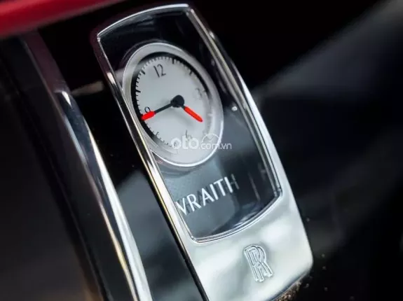 Rolls-Royce Wraith 2016 - Nội thất đỏ sang trọng