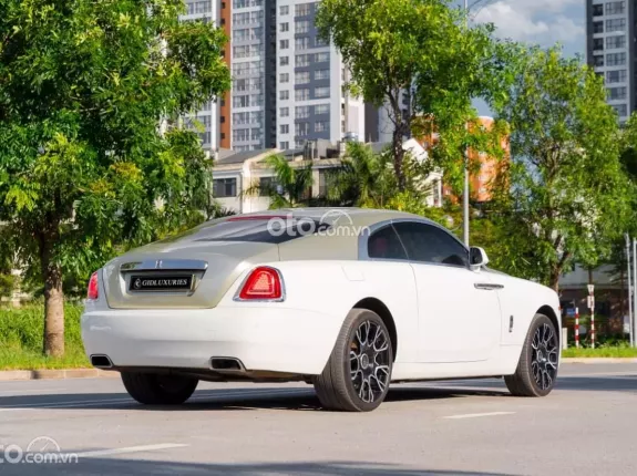 Rolls-Royce Wraith 2016 - Nội thất đỏ sang trọng