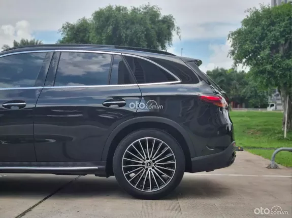 Mercedes-Benz GLC 300 4Matic 2023 - Đen Nâu