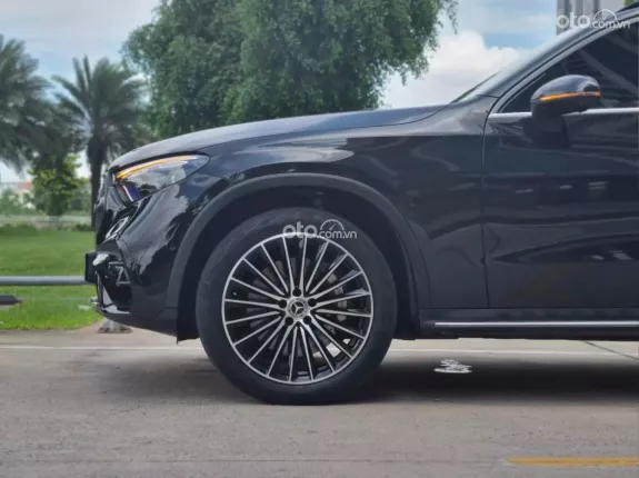 Mercedes-Benz GLC 300 4Matic 2023 - Đen Nâu