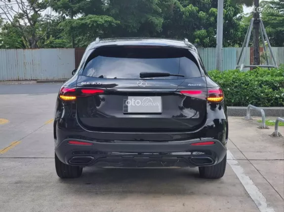 Mercedes-Benz GLC 300 4Matic 2023 - Đen Nâu