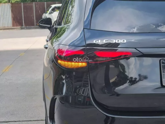 Mercedes-Benz GLC 300 4Matic 2023 - Đen Nâu