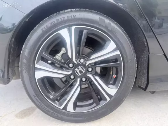 Honda Civic 1.5 Turbo RS 2016 - 7,5v km full lịch sử bảo dưỡng hãng