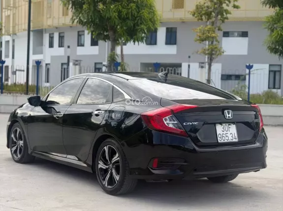 Honda Civic 1.5 Turbo RS 2016 - 7,5v km full lịch sử bảo dưỡng hãng