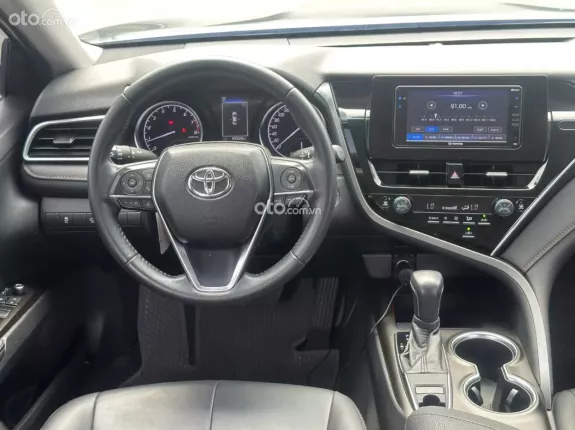 Toyota Camry 2.0G 2022 - Một chủ từ mới full ls hãng