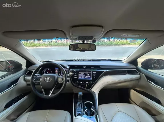 Toyota Camry 2.0G 2021 - Xe chất, giá tốt