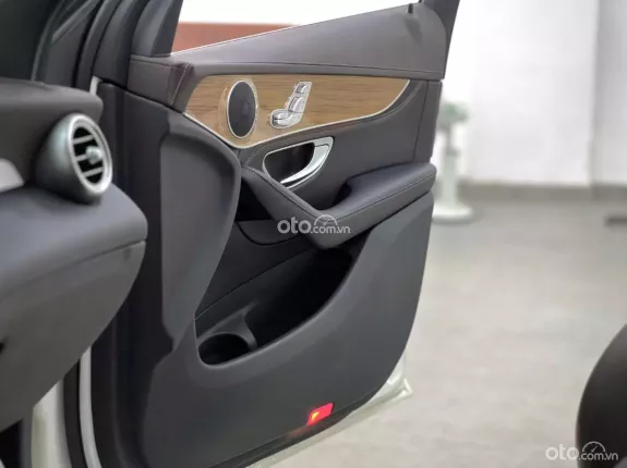 Mercedes-Benz GLC 250 4Matic 2017 - Model 2018 Siêu Đẹp