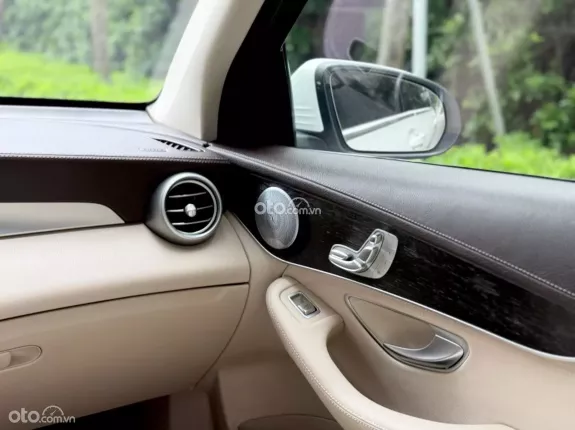 Mercedes-Benz GLC 300 4Matic 2020 - GLC300 2020