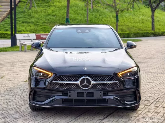 Mercedes-Benz C300 AMG 2022 - Xe đẹp như mới, trang bị full option hiện đại