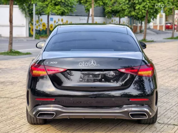 Mercedes-Benz C300 AMG 2022 - Xe đẹp như mới, trang bị full option hiện đại