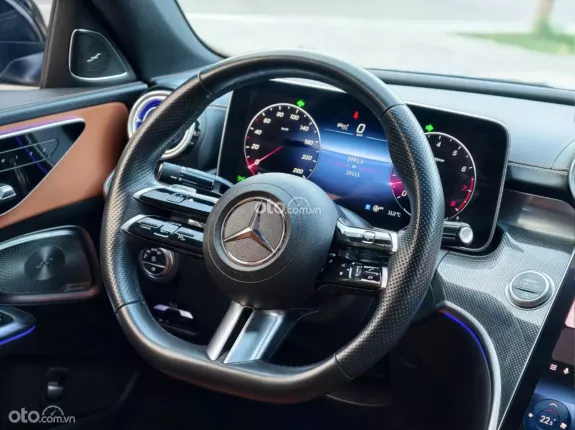 Mercedes-Benz C300 AMG 2022 - Xe đẹp như mới, trang bị full option hiện đại