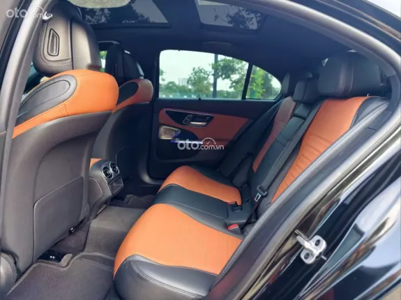 Mercedes-Benz C300 AMG 2022 - Xe đẹp như mới, trang bị full option hiện đại