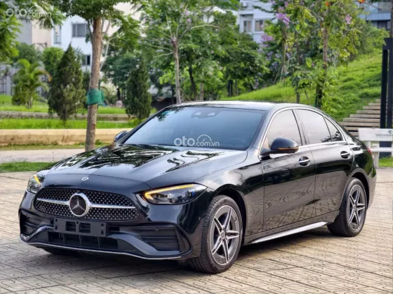 Mercedes-Benz C300 AMG 2022 - Xe đẹp như mới, trang bị full option hiện đại