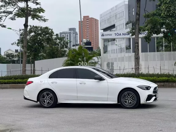 Mercedes-Benz C200 Avantgarde Plus 2022 - Full body C300