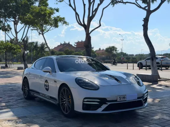 Porsche Panamera 3.6 V6 2010 - Lên form 2022 cho cả nội thất, ngoại thất xe